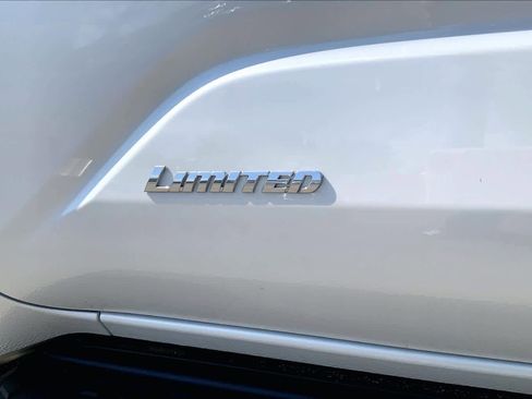 Used 2025 Toyota 4Runner Limited AWD/4WD image 28