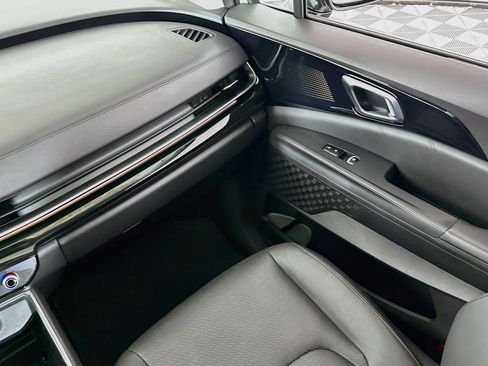 Used 2025 Kia Carnival SX Prestige FWD image 22