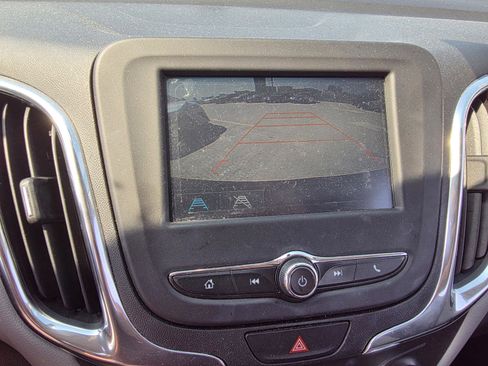 Used 2018 Chevrolet Equinox LS image 16