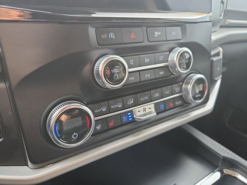 Used 2023 Ford Expedition XLT AWD/4WD image 23