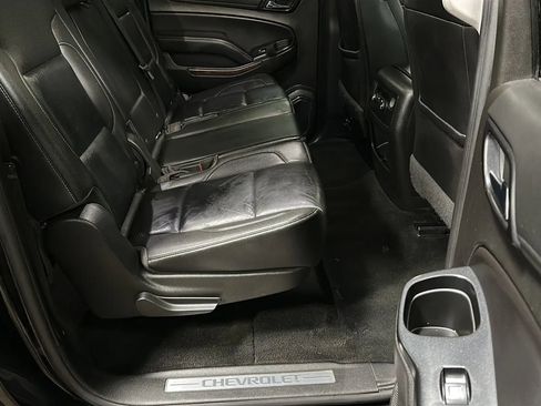 Used 2018 Chevrolet Suburban LT image 16
