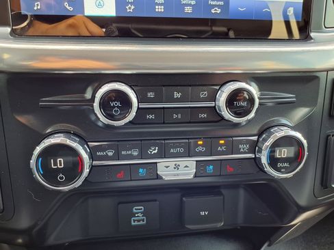 Used 2021 Ford F150 Lariat w/ Equipment Group 501A Mid AWD/4WD image 9