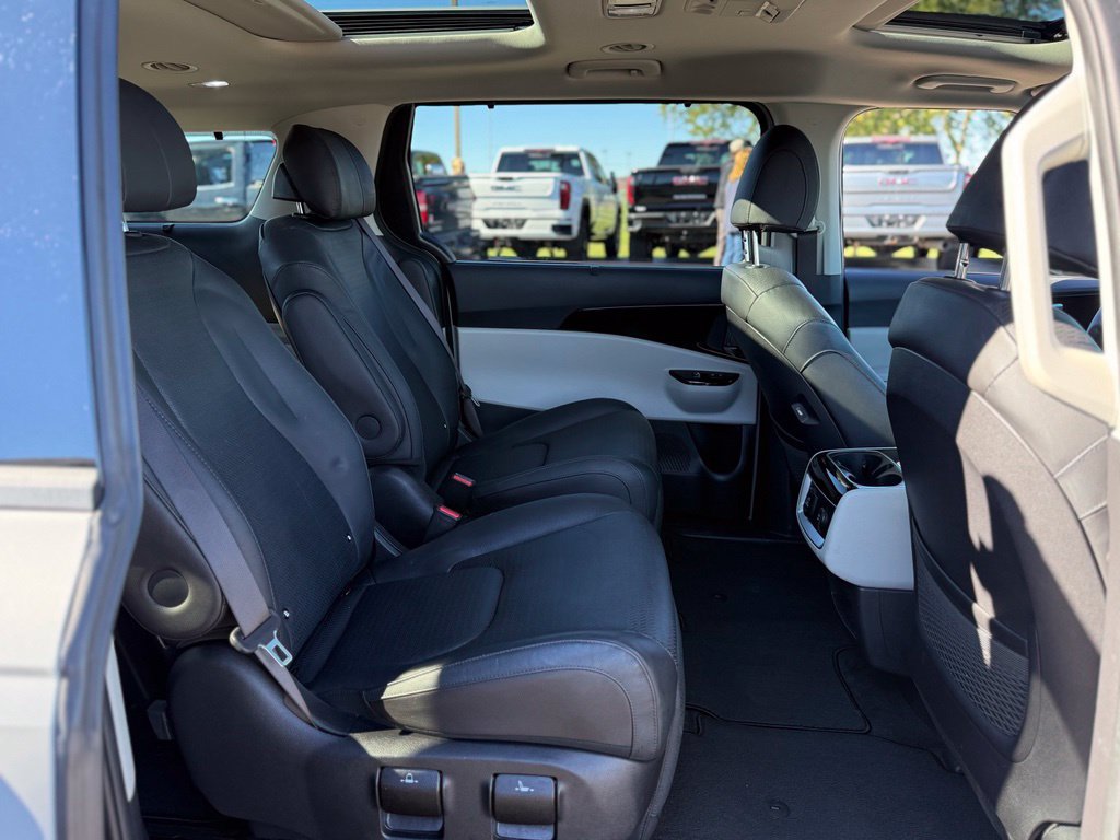 Used 2024 Kia Carnival SX Prestige FWD image 17