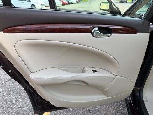 Used 2008 Buick Lucerne CXL w/ Driver Confidence Package FWD image 12