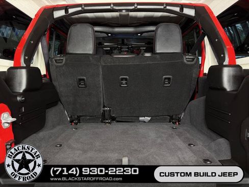 Used 2025 Jeep Wrangler Unlimited Rubicon AWD/4WD image 33