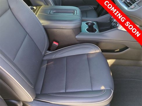 Used 2024 GMC Yukon SLT w/ SLT Luxury Package image 22