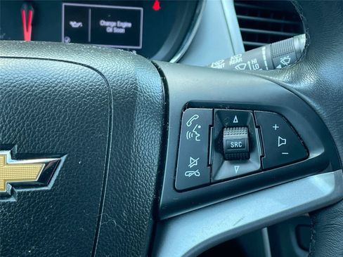 Used 2020 Chevrolet Trax LT w/ Sun & Sound Package AWD/4WD image 22