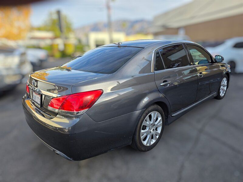 Used 2012 Toyota Avalon FWD image 5