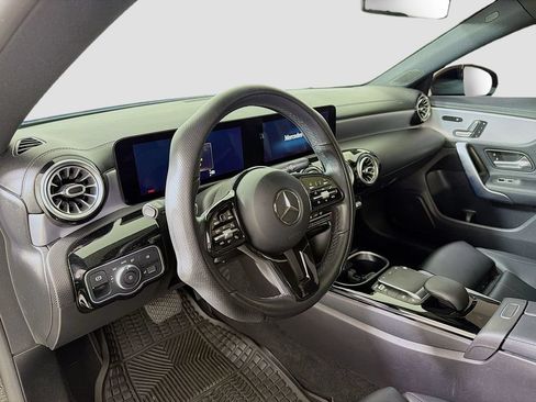 Used 2021 Mercedes-Benz CLA 250 image 9