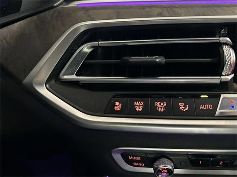 Used 2019 BMW X5 xDrive50i w/ Executive Package image 32