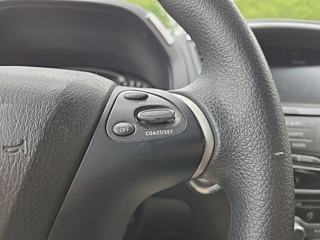 Used 2020 Nissan Pathfinder S AWD/4WD image 14
