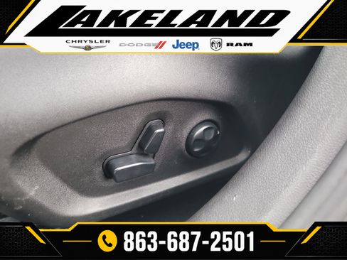 Used 2021 Jeep Renegade Limited w/ Sun & Sound Group AWD/4WD image 17