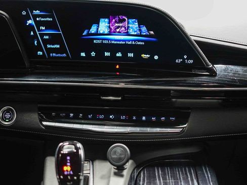 Used 2023 Cadillac Escalade ESV Sport image 18