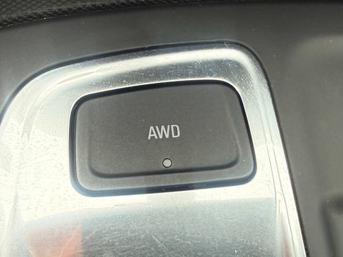 Used 2024 Chevrolet Equinox LT w/ Driver Convenience Package AWD/4WD image 25