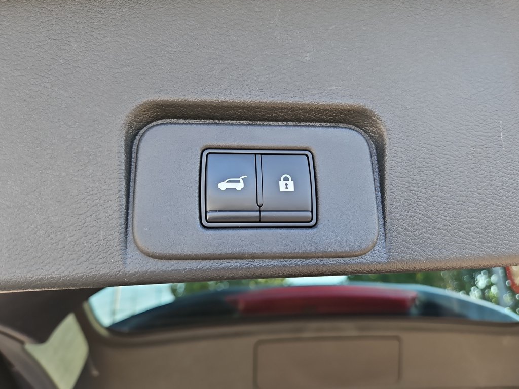 Used 2021 Nissan Rogue SL w/ Premium Package FWD image 9
