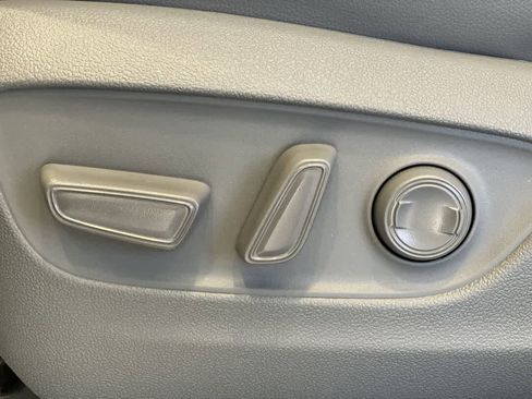 Used 2023 Toyota Highlander Platinum image 15