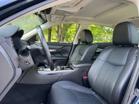 Used 2017 INFINITI Q70 L 3.7 AWD/4WD image 11