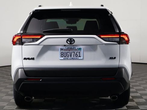 Used 2021 Toyota RAV4 XLE image 5