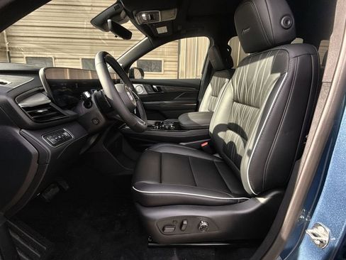 New 2026 Buick Enclave Avenir w/ Super Cruise Package image 13