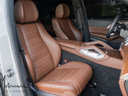 Used 2024 Mercedes-Benz GLS 450 4MATIC w/ AMG Line Exterior image 13