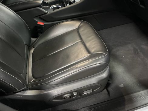 Used 2024 Jeep Grand Cherokee L Limited w/ Luxury Tech Group II image 11