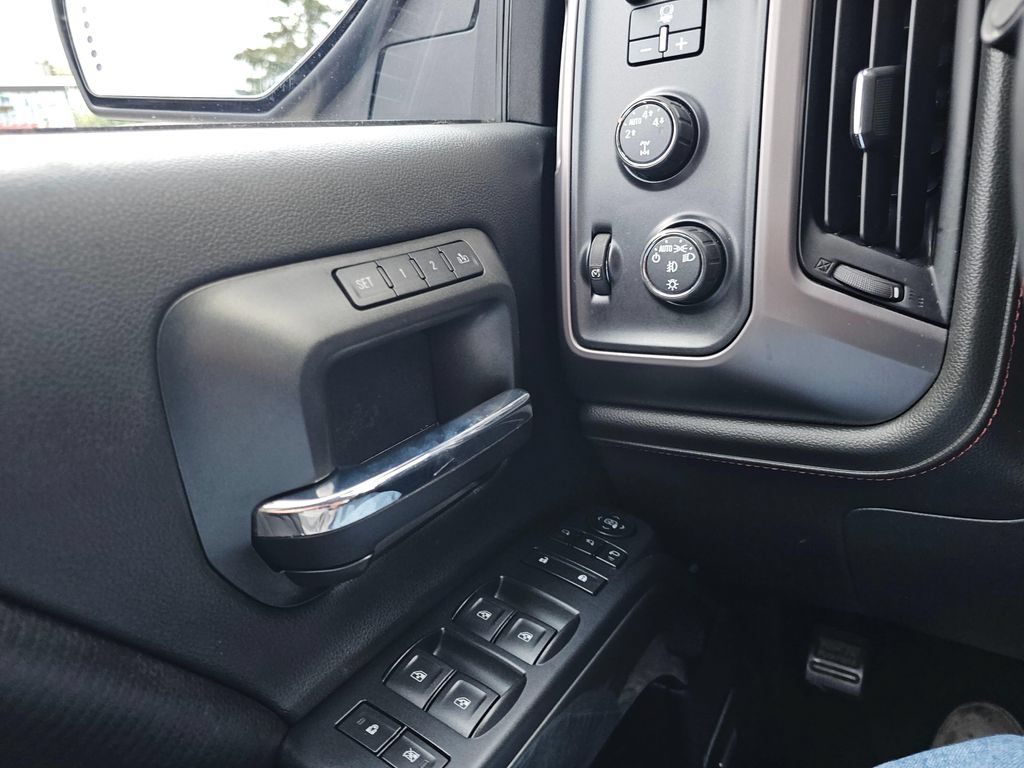 Used 2016 GMC Sierra 1500 SLT w/ All-Terrain Package AWD/4WD image 31