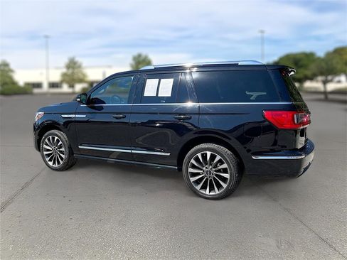 Used 2021 Lincoln Navigator Reserve image 3