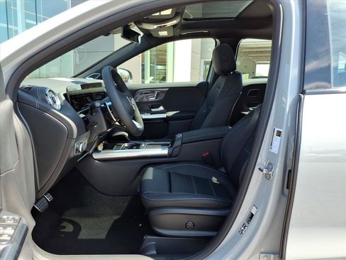 New 2026 Mercedes-Benz GLA 35 AMG 4MATIC image 11