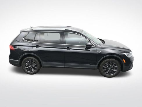 Used 2023 Volkswagen Tiguan SE FWD image 24
