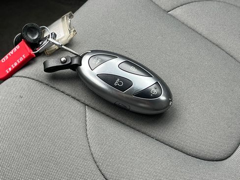 Used 2025 Hyundai Elantra SEL image 25