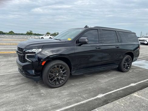 Used 2023 Chevrolet Suburban RST w/ Luxury Package RWD image 1