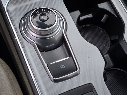 Used 2021 Ford Edge Titanium w/ Class II Trailer Tow Package image 29