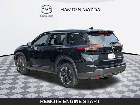 Used 2024 Nissan Rogue SV image 4