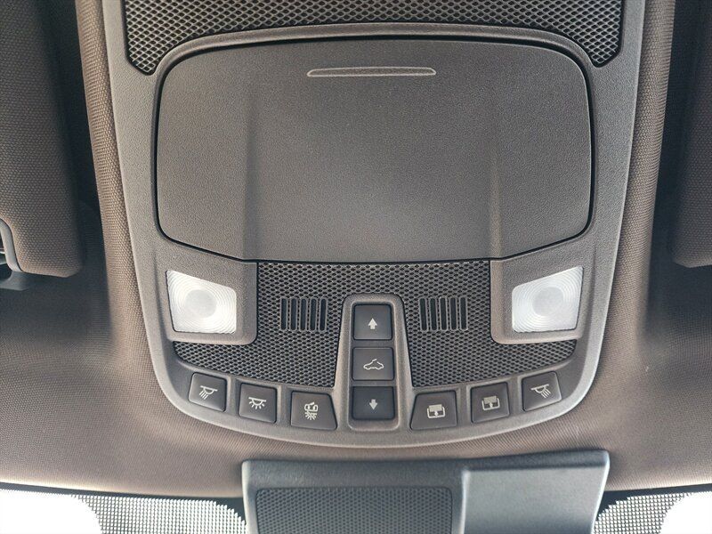 Used 2019 Ford F150 King Ranch w/ Equipment Group 601A Luxury AWD/4WD image 58