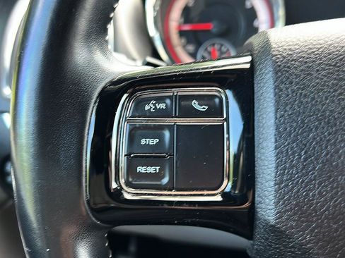 Used 2019 Dodge Grand Caravan SXT FWD image 31