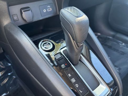 Used 2025 Nissan Versa SV image 41