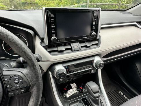 Used 2020 Toyota RAV4 XLE w/ Convenience Package AWD/4WD image 22