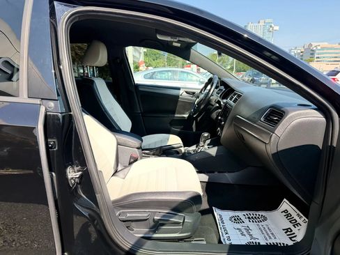 Used 2016 Volkswagen Jetta Sport FWD image 35