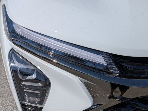 New 2026 Chevrolet Trax RS w/ Driver Confidence Package image 9