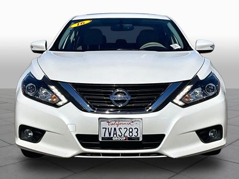Used 2016 Nissan Altima 2.5 SL w/ 2.5 Technology w/LED Package FWD image 3