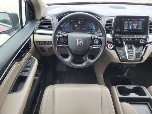 Used 2024 Honda Odyssey Touring image 16