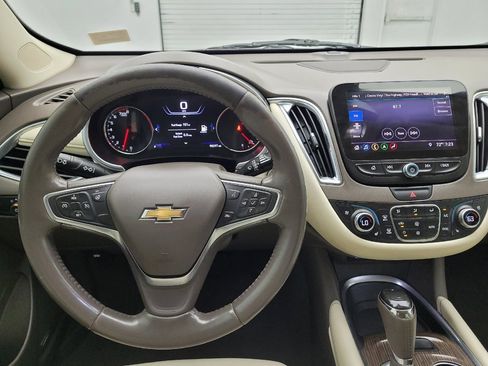 Used 2020 Chevrolet Malibu Premier FWD image 22