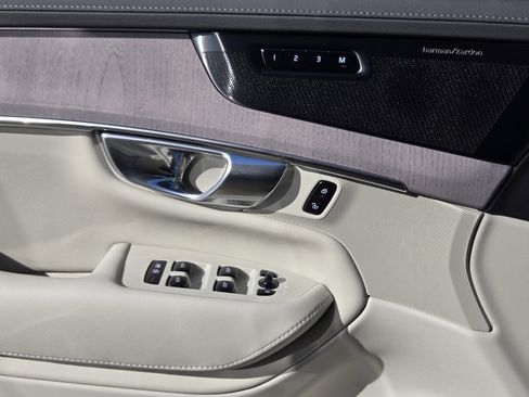 New 2026 Volvo XC90 B6 Ultra w/ Protection Package image 26