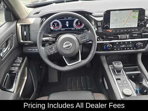 Used 2025 Nissan Pathfinder Platinum w/ Cargo Package AWD/4WD image 5