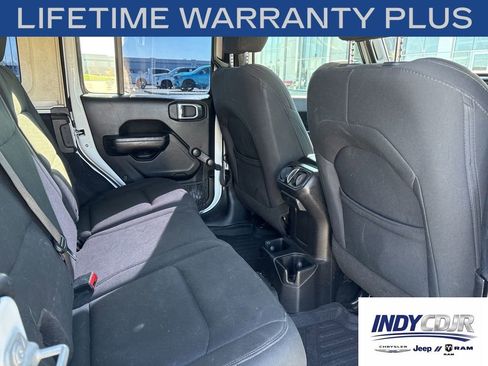 Used 2018 Jeep Wrangler Unlimited Sport AWD/4WD image 13
