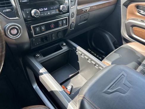 Used 2017 Nissan Titan Platinum Reserve RWD image 35