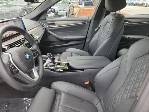 Used 2023 BMW 530i w/ Premium Package RWD image 18
