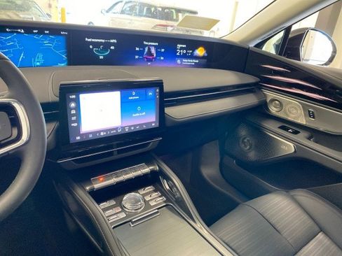 New 2026 Lincoln Nautilus Reserve image 13