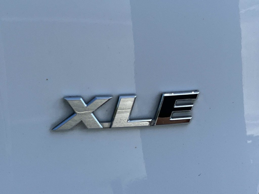 Used 2021 Toyota RAV4 XLE FWD image 9