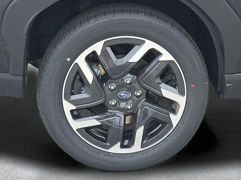 Used 2025 Subaru Forester Limited image 21
